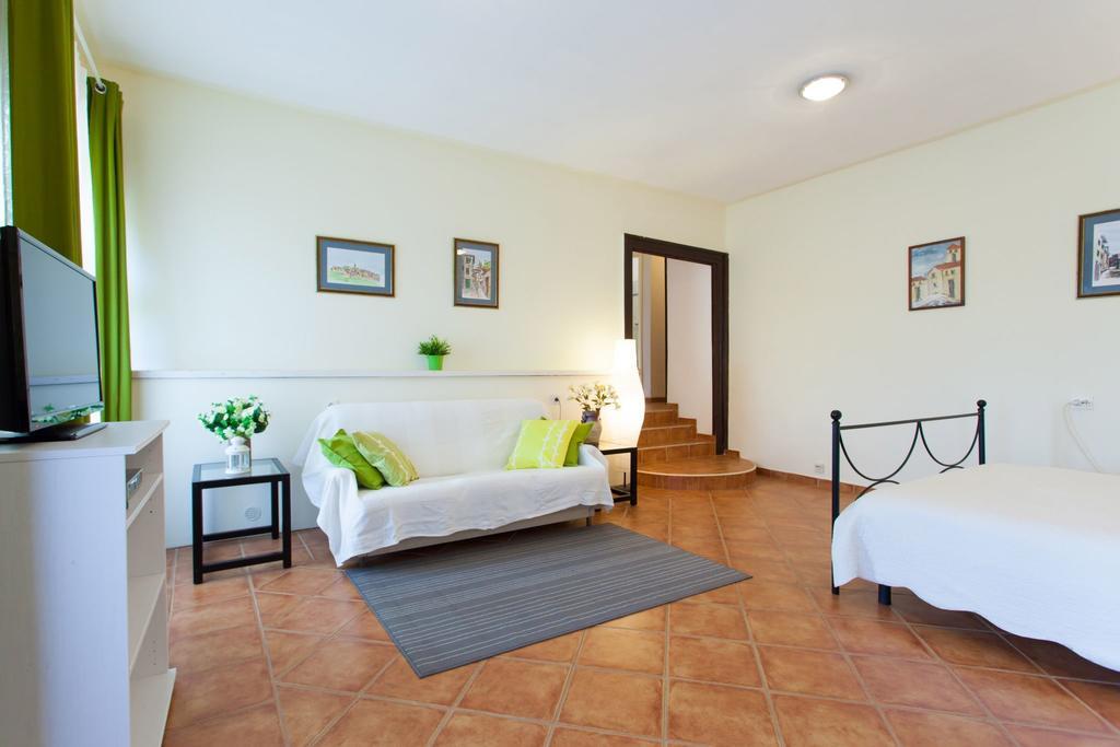 Apartments Garden Motovun Δωμάτιο φωτογραφία